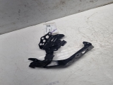 MERCEDES BENZ C CLASS SALOON 2.2 2014-2021 BONNET HINGE (PASSENGER SIDE) A2058800828 2014,2015,2016,2017,2018,2019,2020,2021MERCEDES C CLASS W213 BONNET HINGE PASSENGER SIDE FRONT A2058800828 2017 SALOON A2058800828     Used