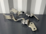 Renault Clio Mk3 5 Door 2007-2014 1.2 BONNET HINGE (DRIVER SIDE) 8200719033 2007,2008,2009,2010,2011,2012,2013,2014RENAULT CLIO MK3 5 DOOR 2007-2014 BONNET HINGE PAIR LEFT/RIGHT SILVER 8200719033     USED - PART GRADING A