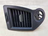RENAULT MEGANE VVT 111 AUTO DYNAMIQUE A 2008 RENAULT MEGANE MK2 02-08 DRIVER RIGHT OFFSIDE DASH DASHBOARD AIR VENT 2008RENAULT MEGANE MK2 02-08 DRIVER RIGHT OFFSIDE DASH DASHBOARD AIR VENT 3M5T 18932     Used
